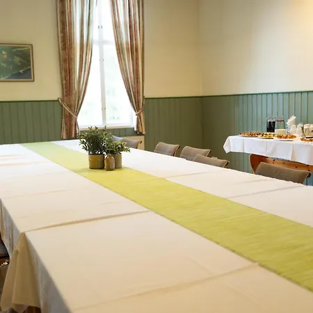 Kyyronkaita Hotel *